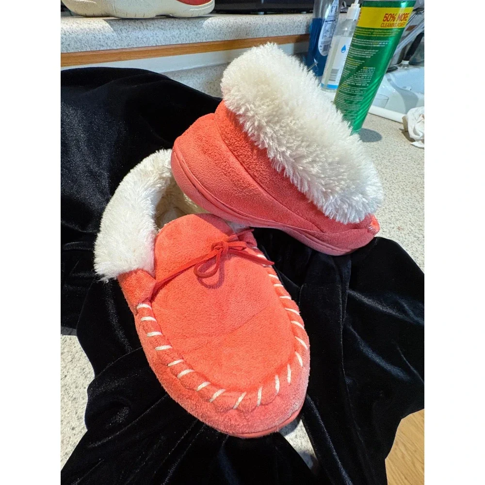 Merrimac Coral Pink Moccasin Slippers Faux Fur Lined US 2-3 EU 33-34